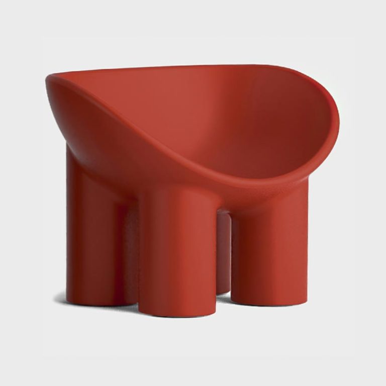 Poltrona Driade Roly Poly di Faye Toogood in polietilene