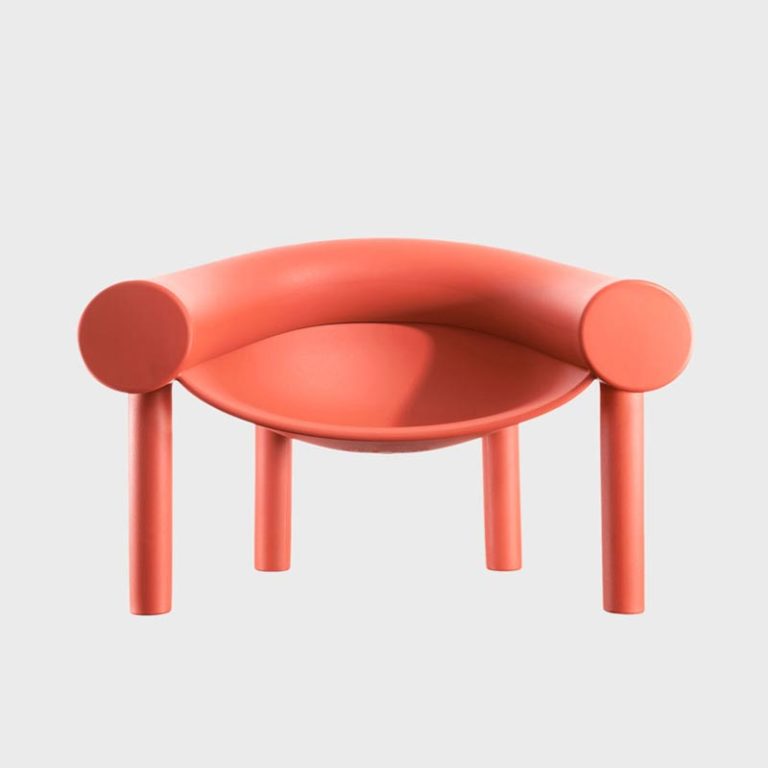Poltrona da esterno Magis Sam Son rossa di Konstantin Grcic